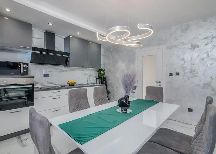 Luxury Lure Krk Town