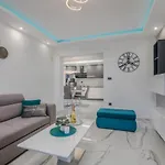 Luxury Lure קרק